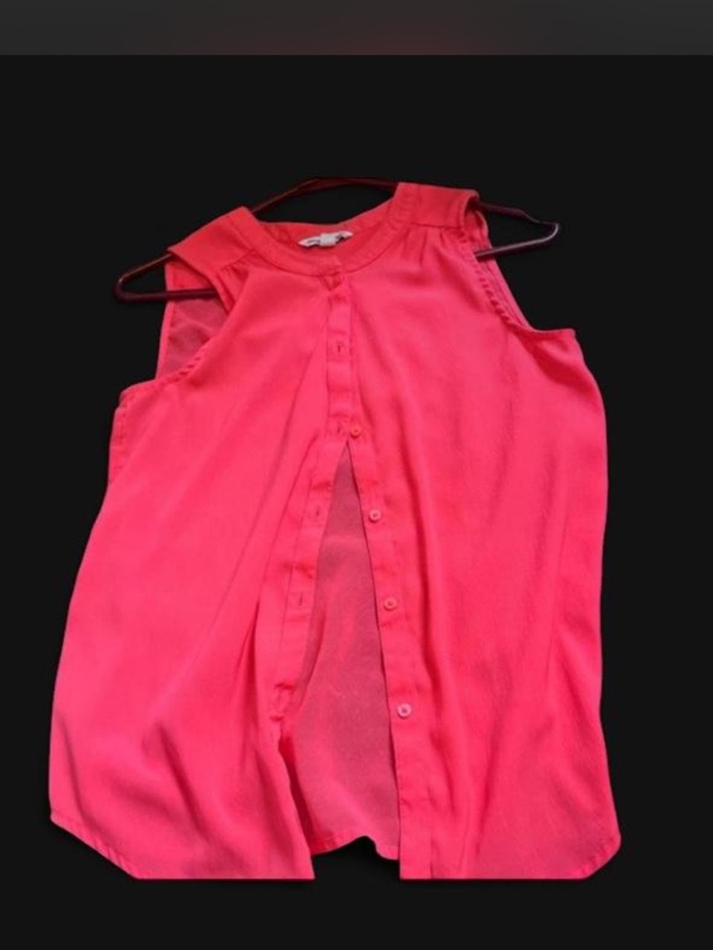 American Eagle Outfitters Sleeveless Button-Back Top in Hot Pink
